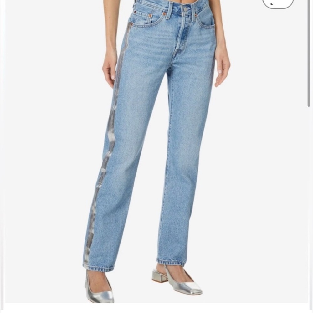 Women's levi’s 501 original fit straight leg Jeans with Silver Stripe NWT